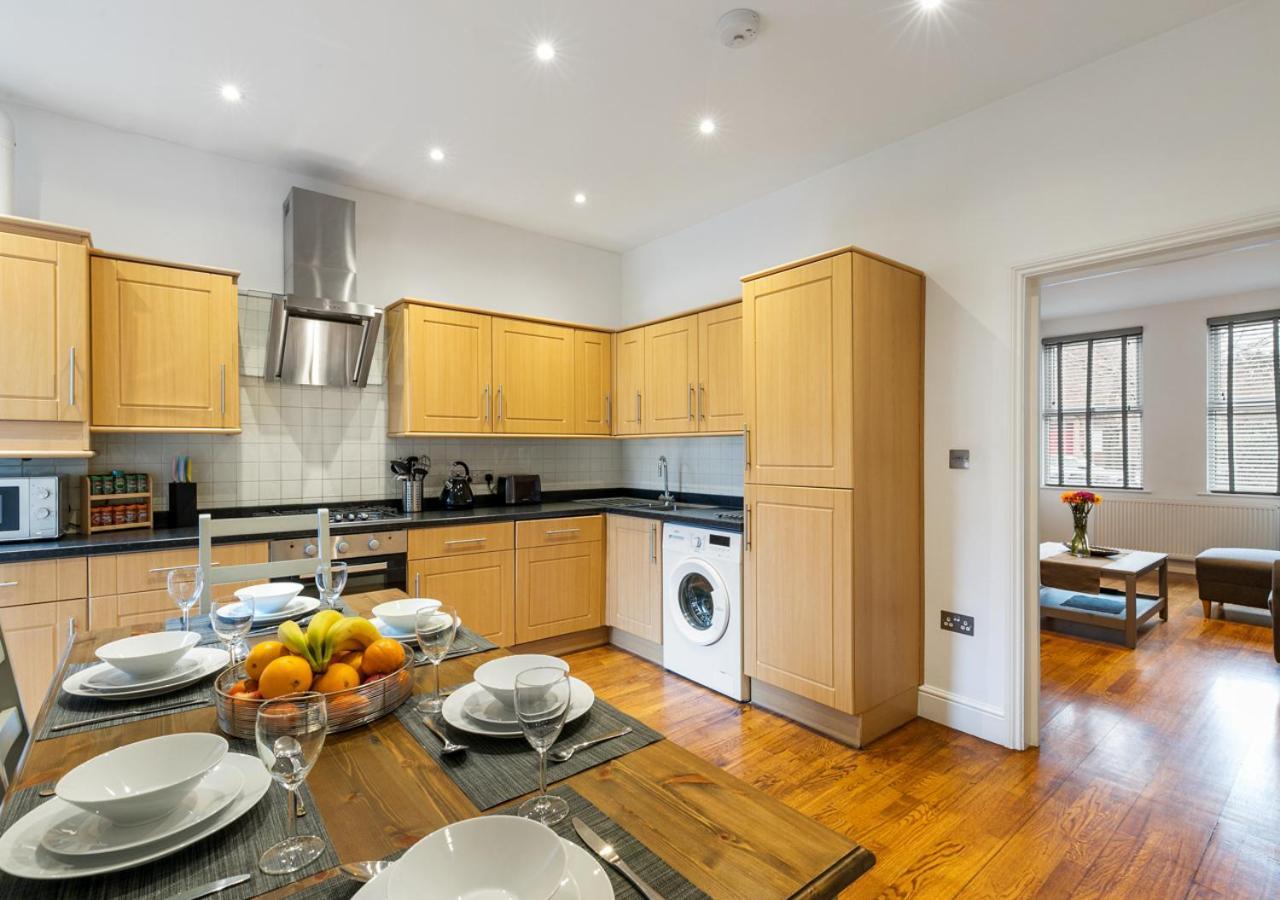 Two Bed Flat In Bush Hill Park Apartment Enfield Exterior photo