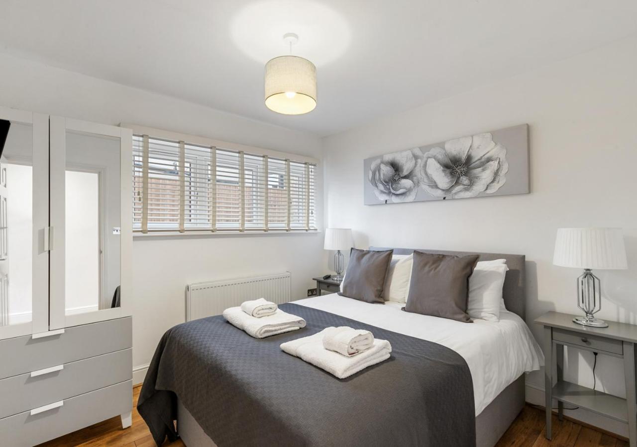 Two Bed Flat In Bush Hill Park Apartment Enfield Exterior photo