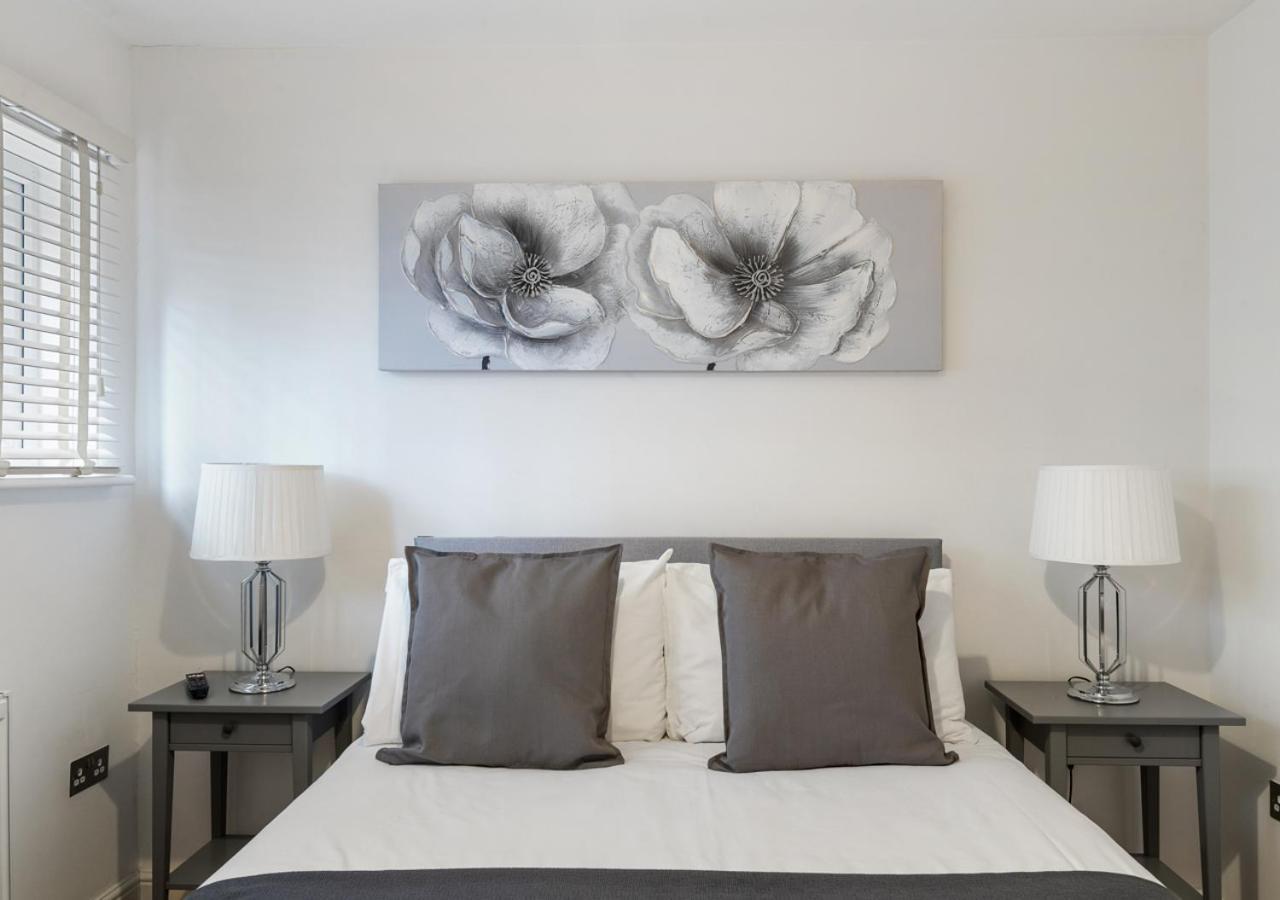 Two Bed Flat In Bush Hill Park Apartment Enfield Exterior photo